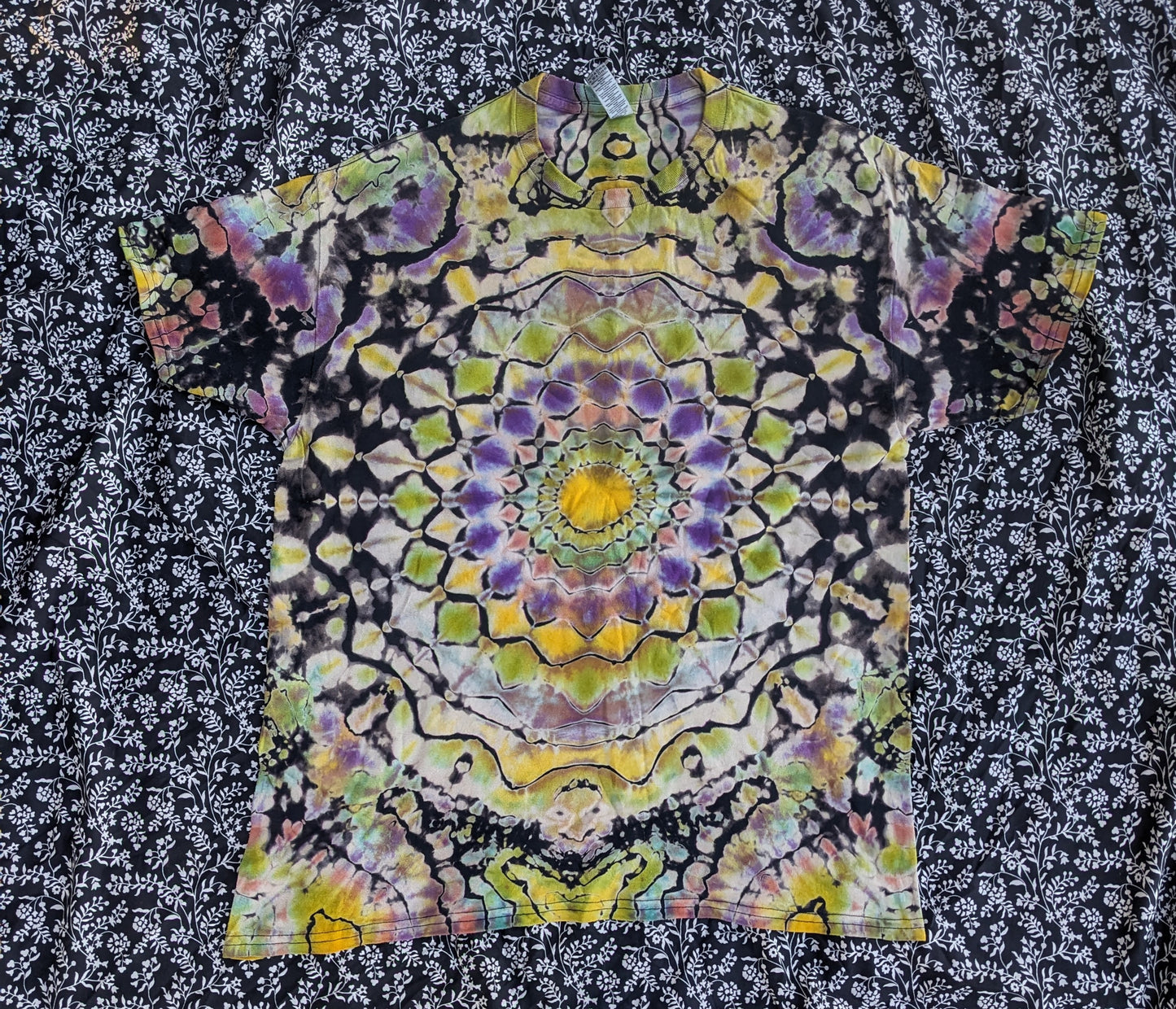 Large Reverse Pastel Mandala