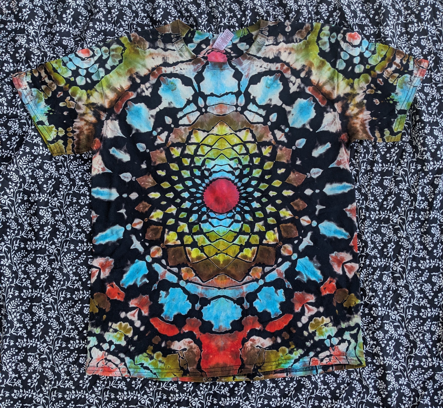 Large Reverse Mandala