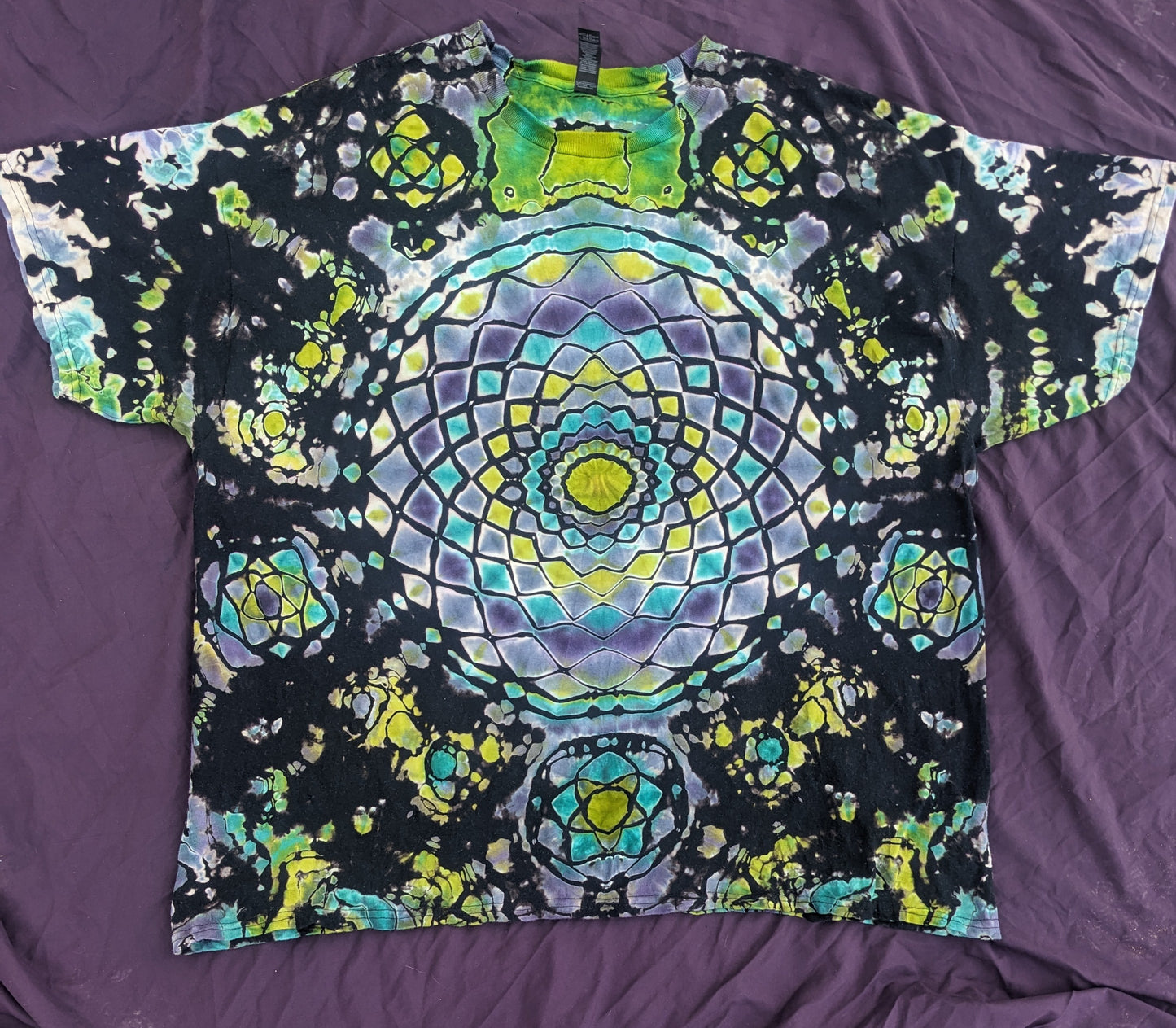 XXL Reverse Mandalaverse Tee
