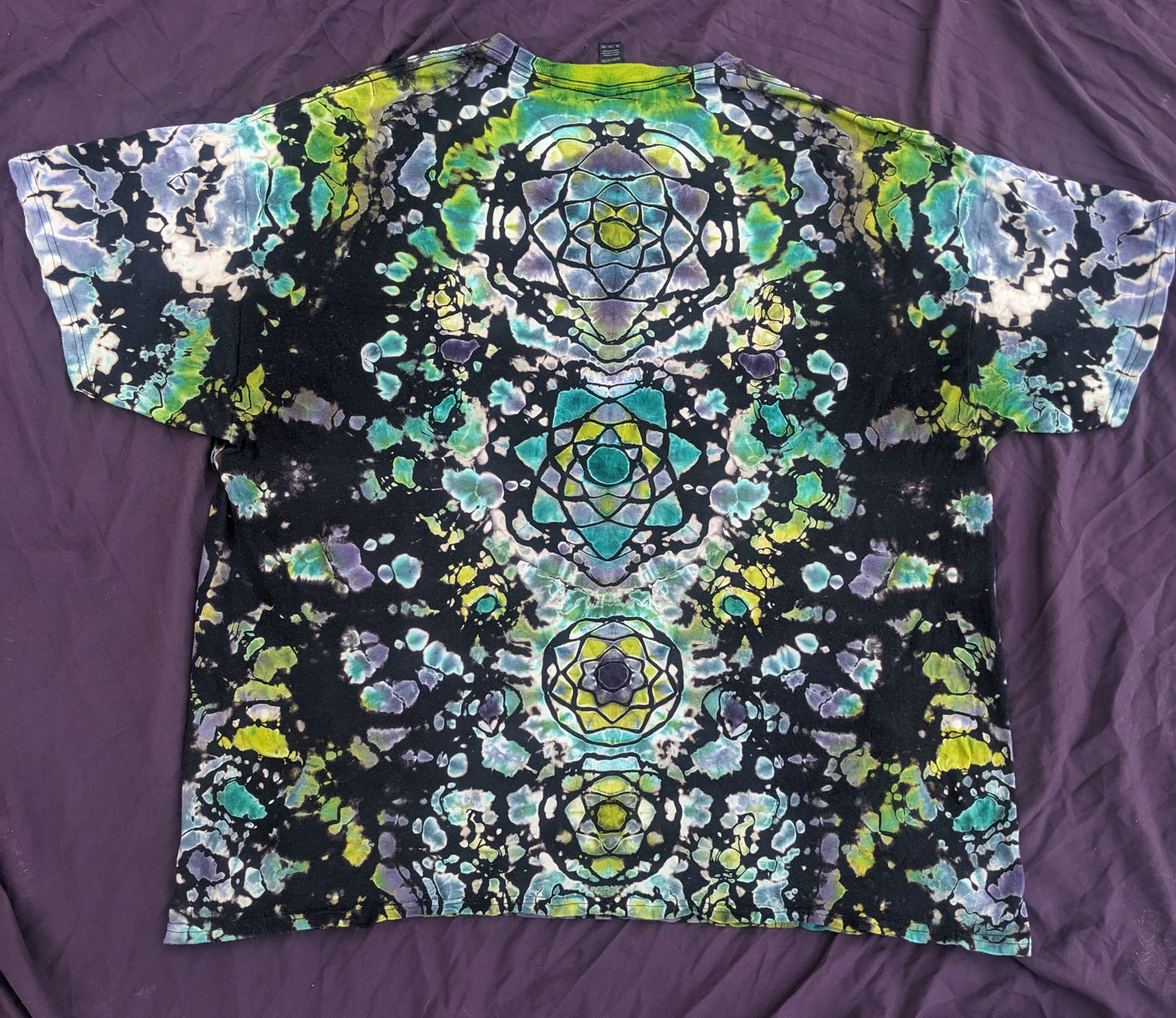 XXL Reverse Mandalaverse Tee