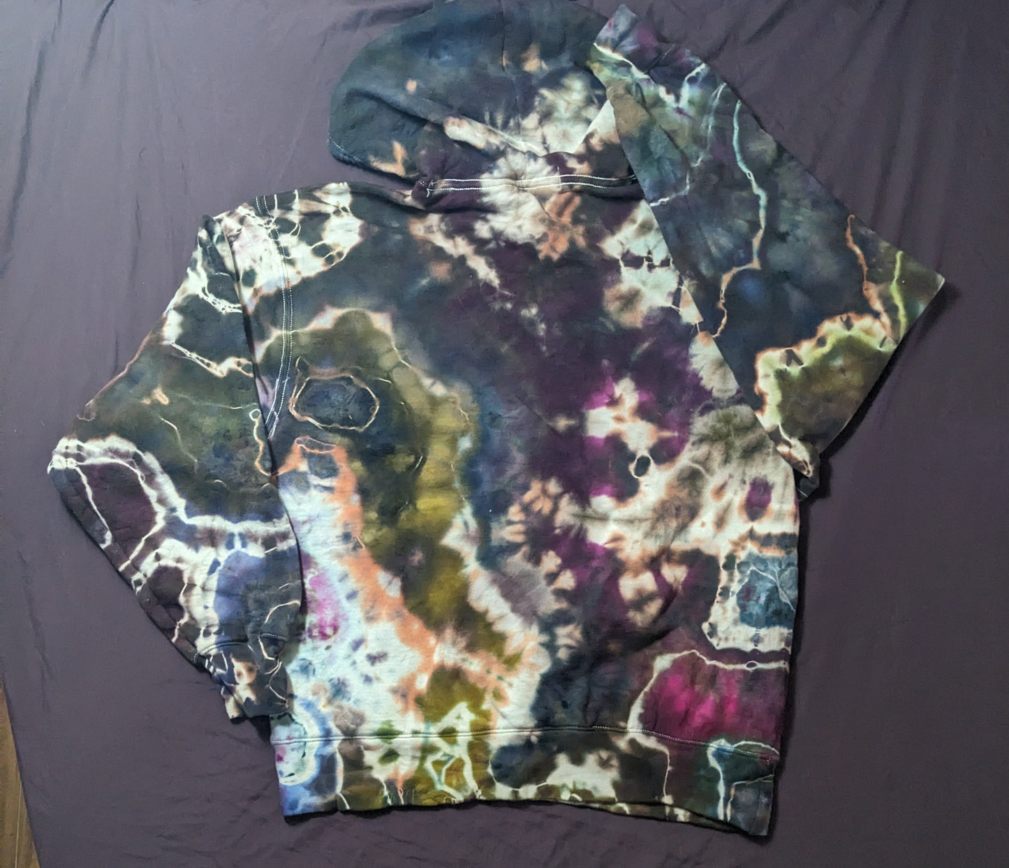 0. Medium Ladies Geode Pullover Hoodie