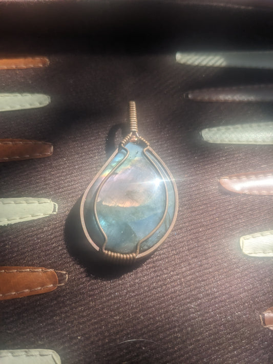 Autumn's Wraps Labradorite Pennant